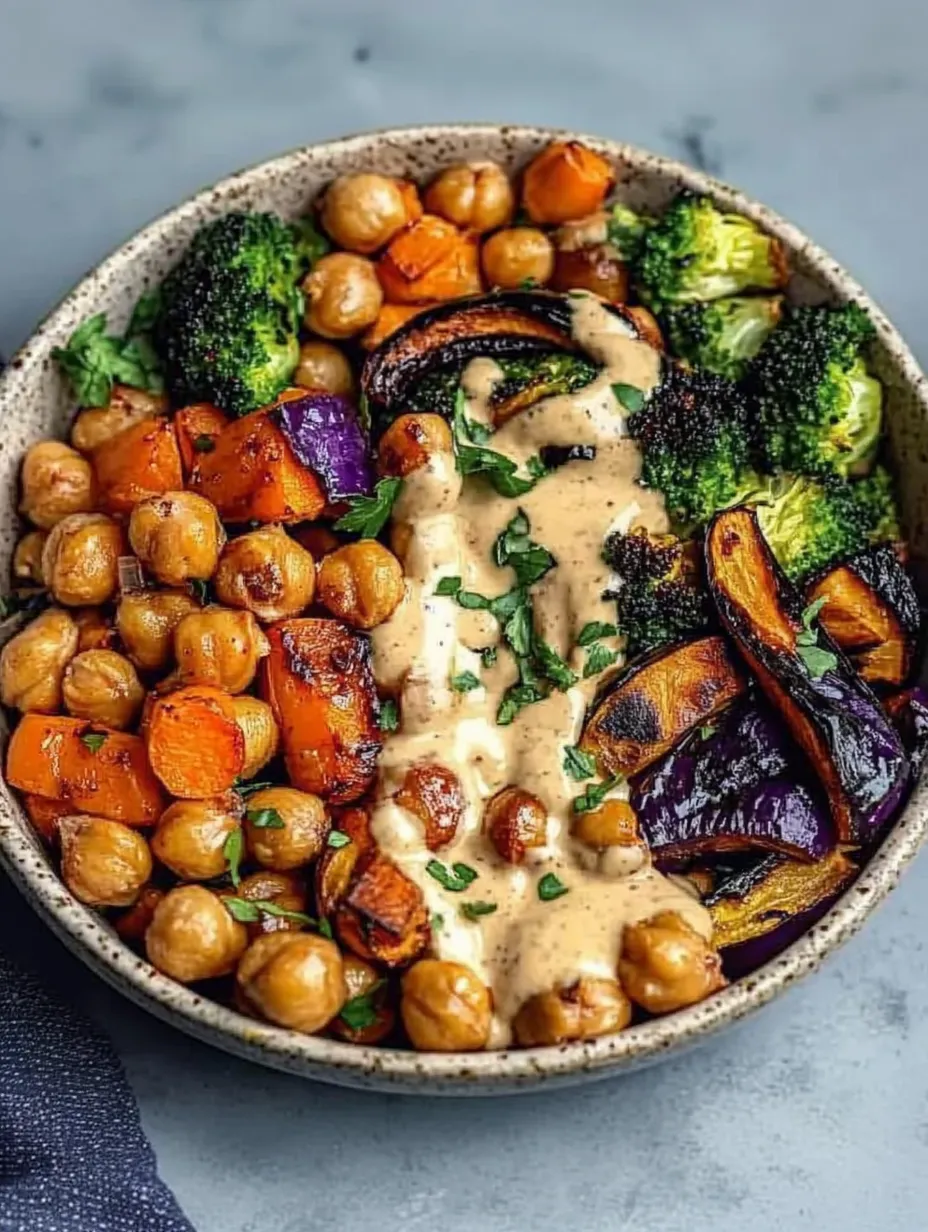 Bowls de Legumes & Grão-de-bico Assados com Molho de Tahine Dijon